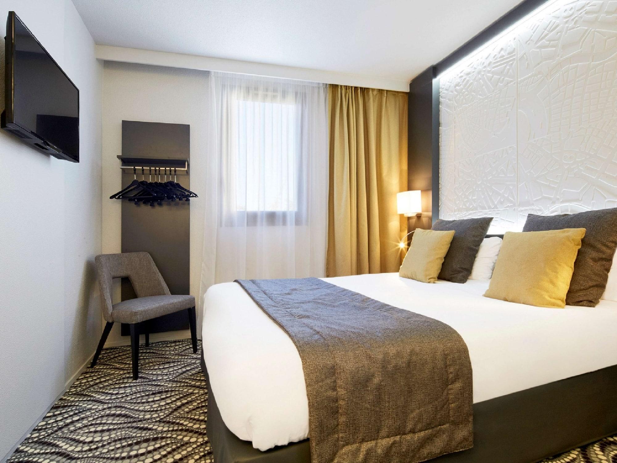 Kyriad Paris Ouest - Bezons La Defense Exterior photo