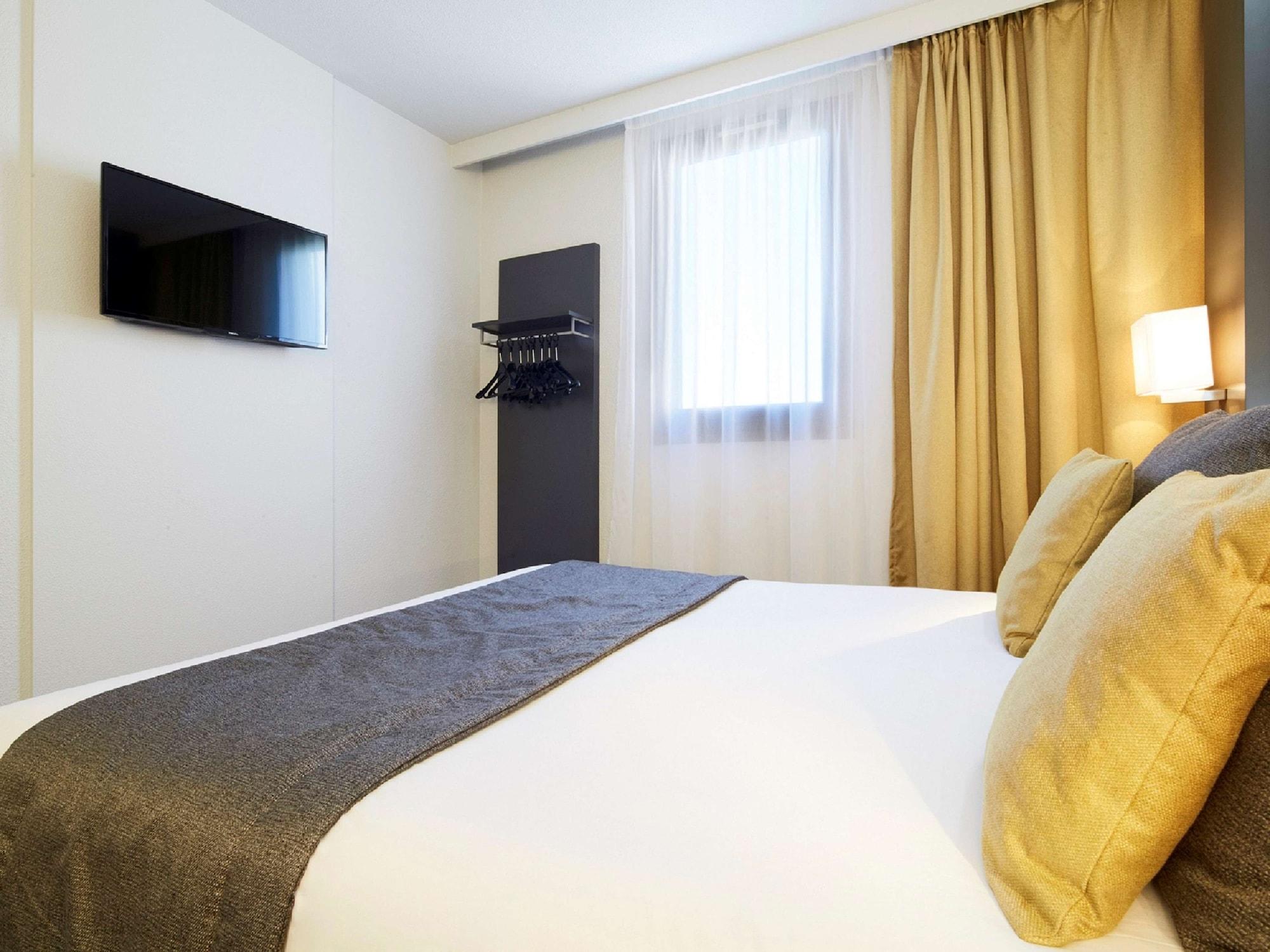 Kyriad Paris Ouest - Bezons La Defense Exterior photo