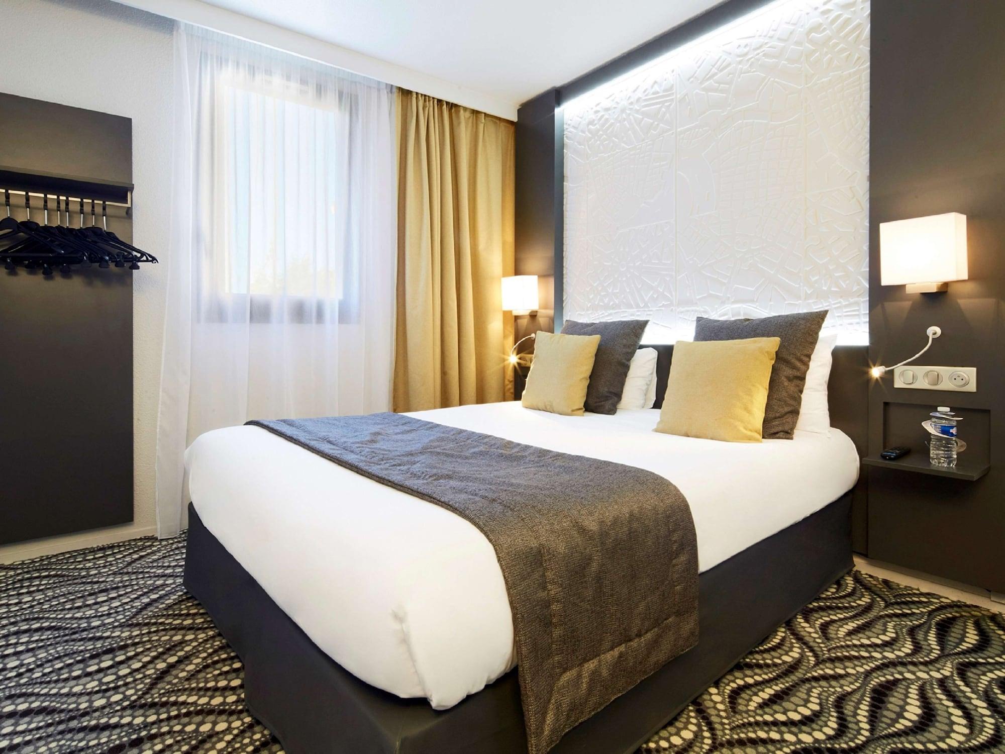 Kyriad Paris Ouest - Bezons La Defense Exterior photo