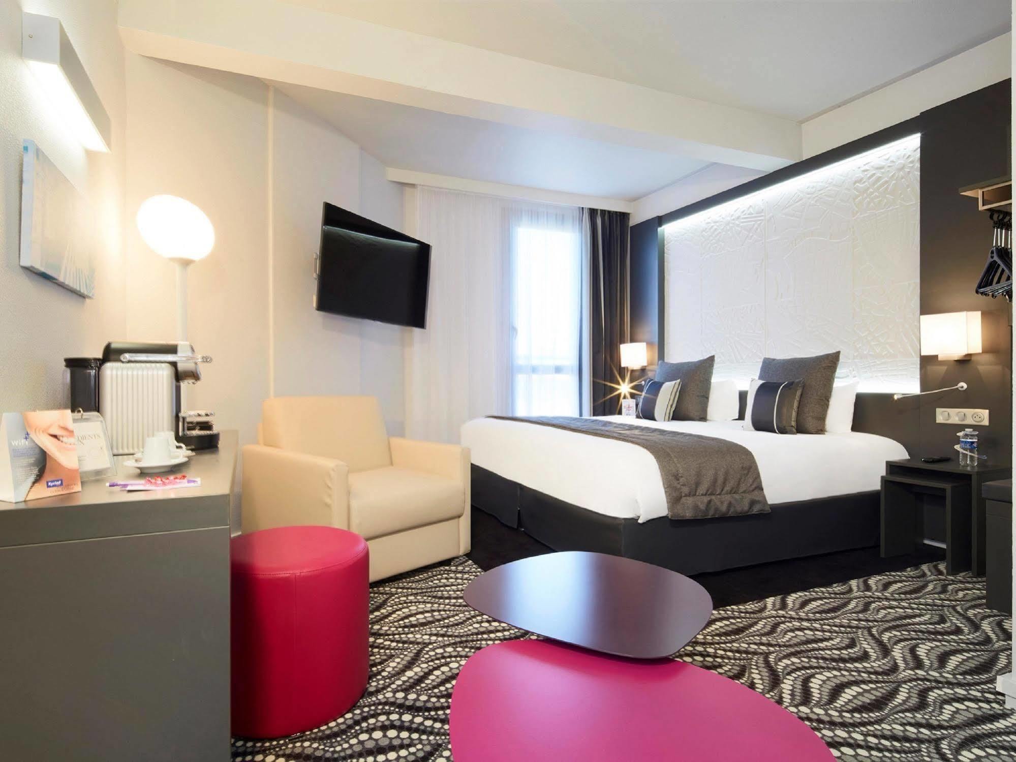 Kyriad Paris Ouest - Bezons La Defense Exterior photo